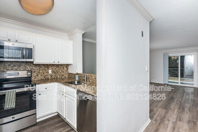 Building Photo - 7405 Charmant Dr