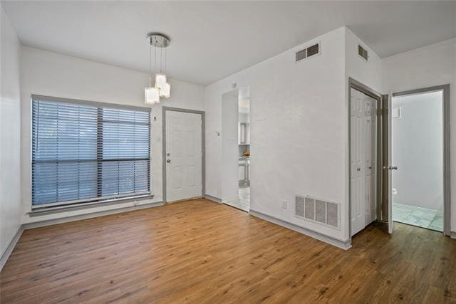 Building Photo - 9910 Royal Ln