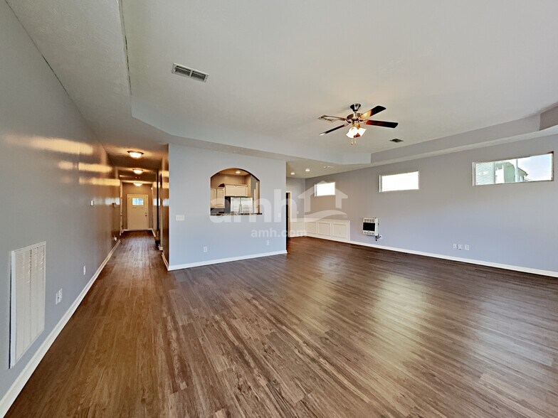 Building Photo - 1116 Selous Dr