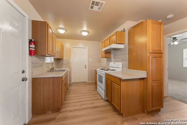 Building Photo - 626 Aviation Ave