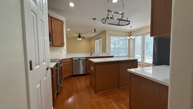Building Photo - 1653 Cherry Ridge Dr