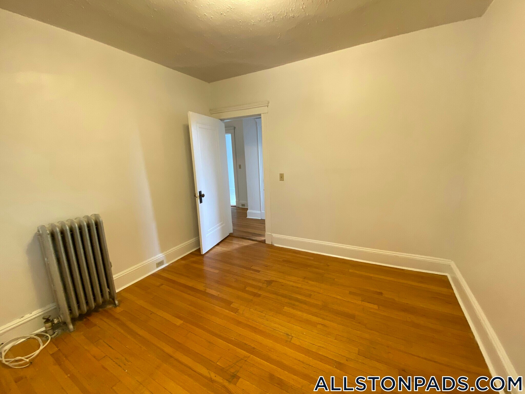 Building Photo - 40 Chester St