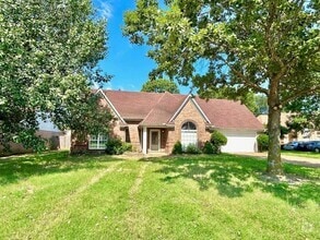 Building Photo - Now Leasing a Spacious 4-Bedroom 2 Bath Home