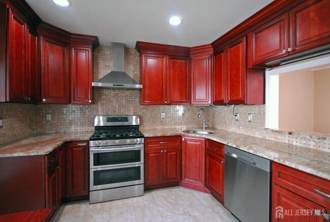 Building Photo - 96 Brewster Cir