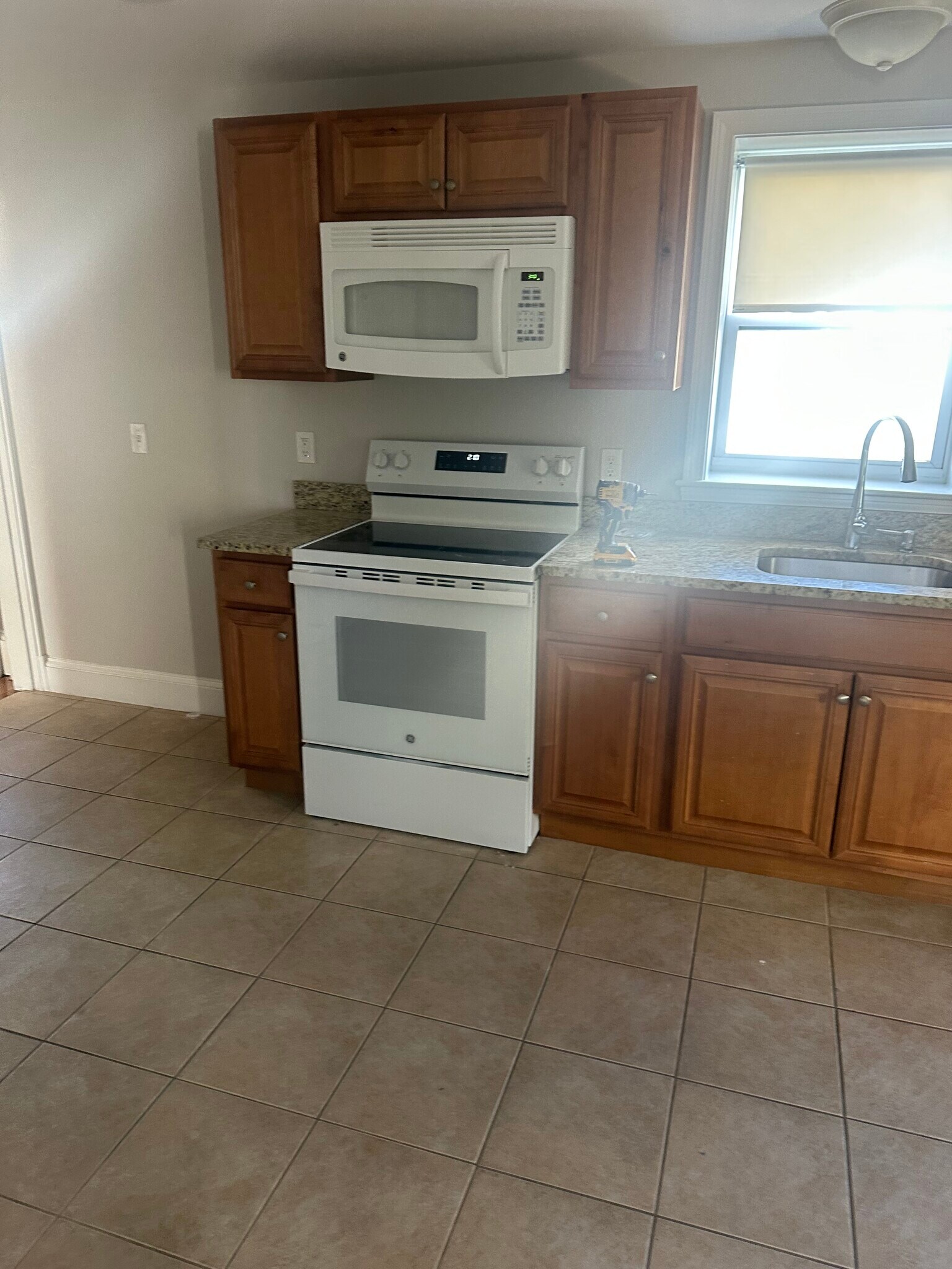 Building Photo - 22 Central St