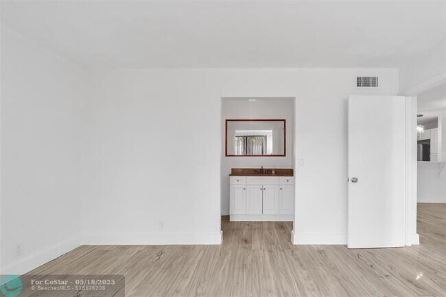 Building Photo - 3361 NW 85th Ave