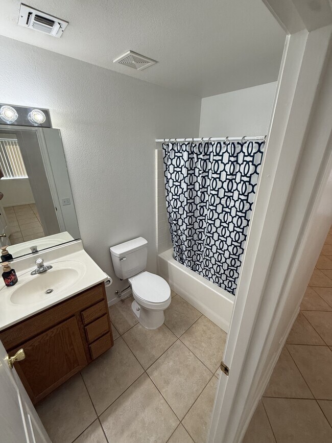 Building Photo - 4942 S Rinaldi Dr