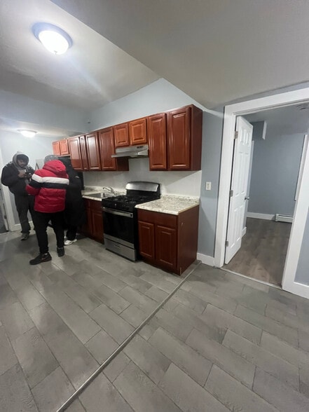 Primary Photo - 54 Princeton St