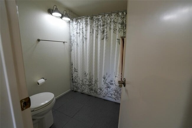 Building Photo - 48 Woodstone Square