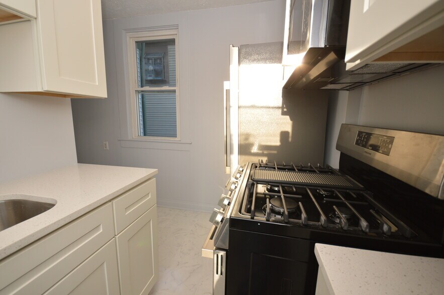 Building Photo - 113 Meade Ave