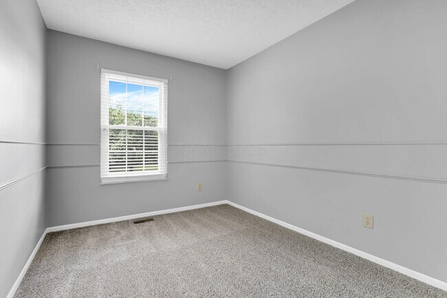 Building Photo - 933 Briaro St