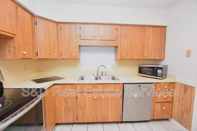 Building Photo - 1503 Hanson Ave