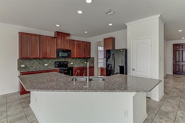 Building Photo - 339 Alamosa Dr