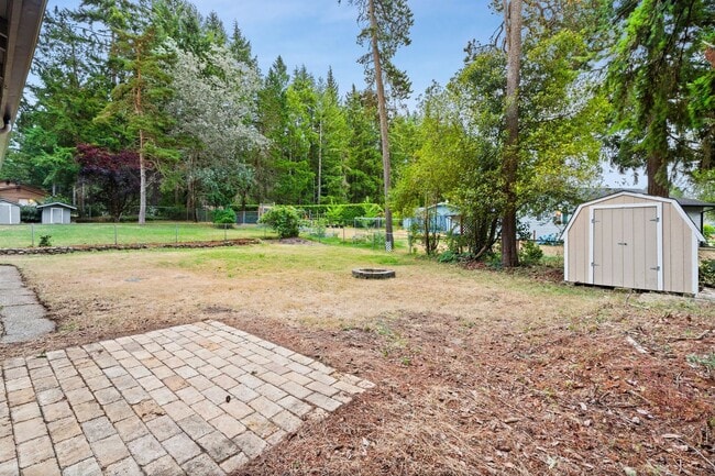 Building Photo - Rambler in Port Orchard with Fenced Yard