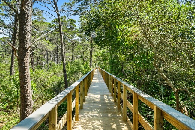 Building Photo - 1732 W County Hwy 30A