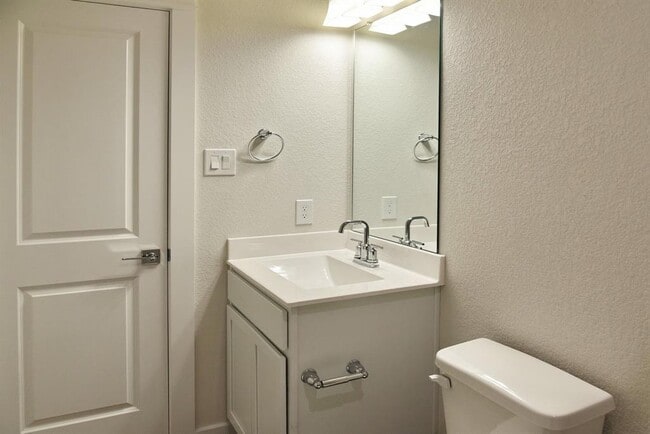 Building Photo - 358 Shoreview Dr