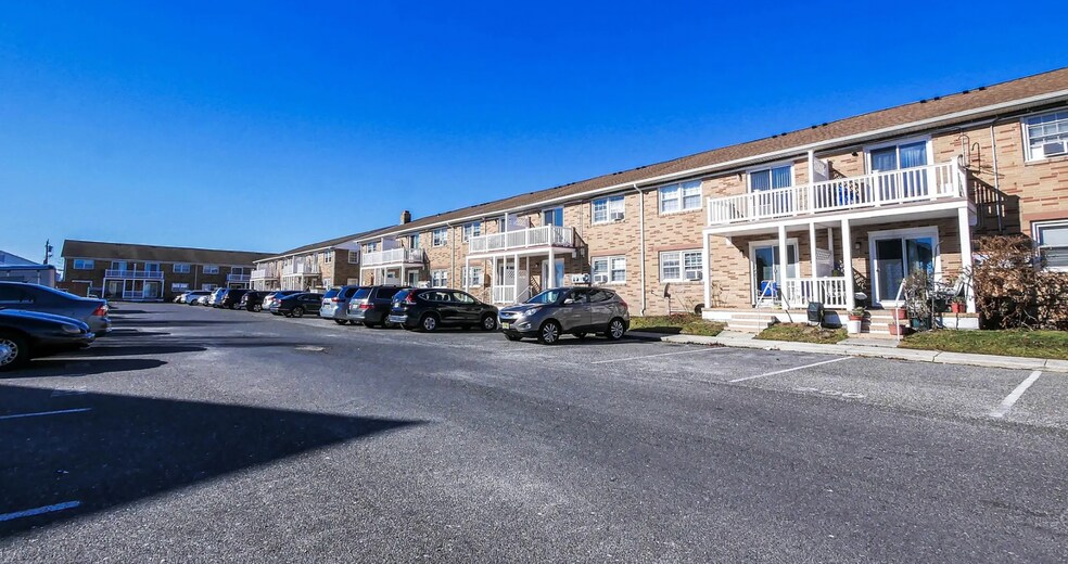Building Photo - 5410 Suffolk Ct