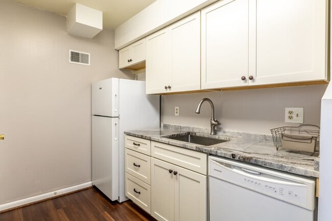 Building Photo - 137 Green Turtle Ln