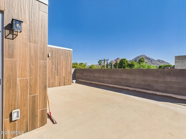 Building Photo - 4700 N 40th St