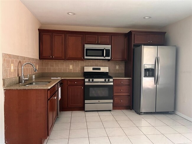 Building Photo - 3801 Oak Pointe Ct
