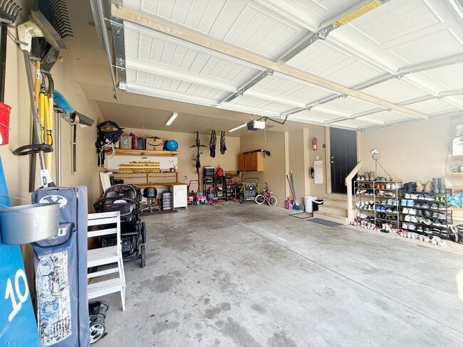 Building Photo - Beautiful 5-Bedroom Home in Saratoga Springs, UT