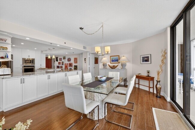 Building Photo - 9960 S Ocean Dr