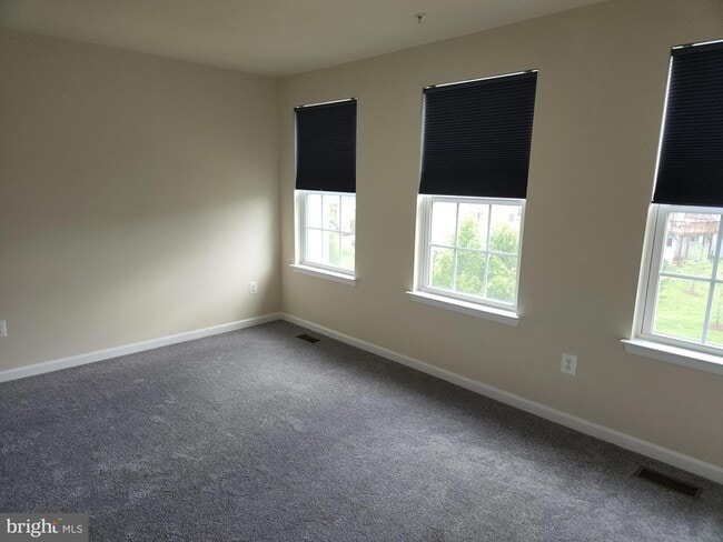 Building Photo - 23074 Foxglove Way