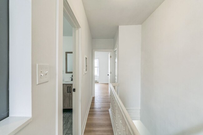 Building Photo - 5536 Chester Ave