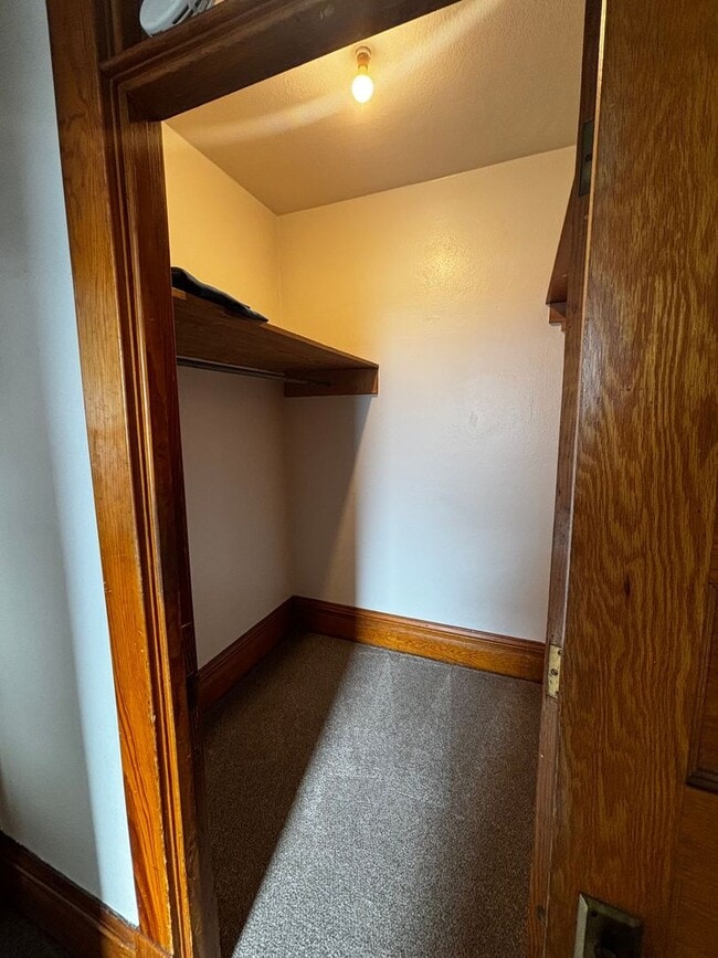 Building Photo - Spacious 1-Bedroom Apartment with Office Space Near Downtown Colorado Springs!