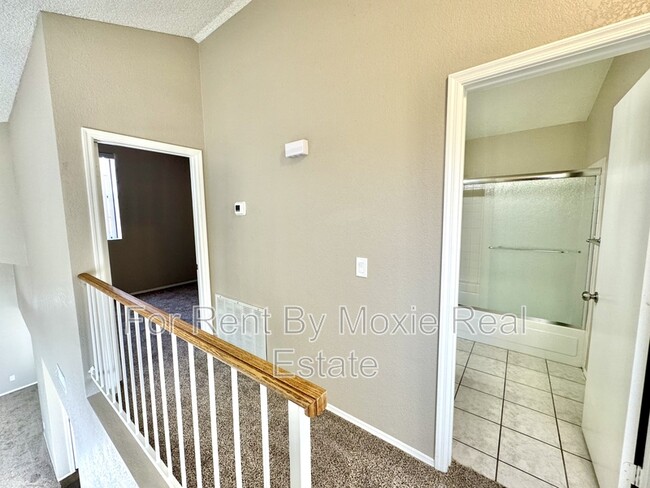 Building Photo - 4171 E Cholla Canyon Dr