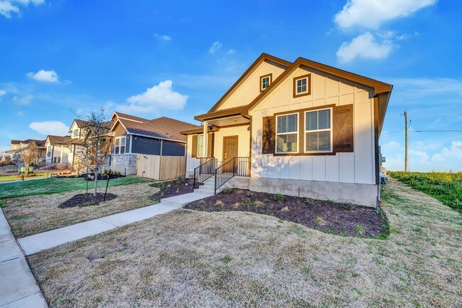 Building Photo - 311 Ravens Crst Dr