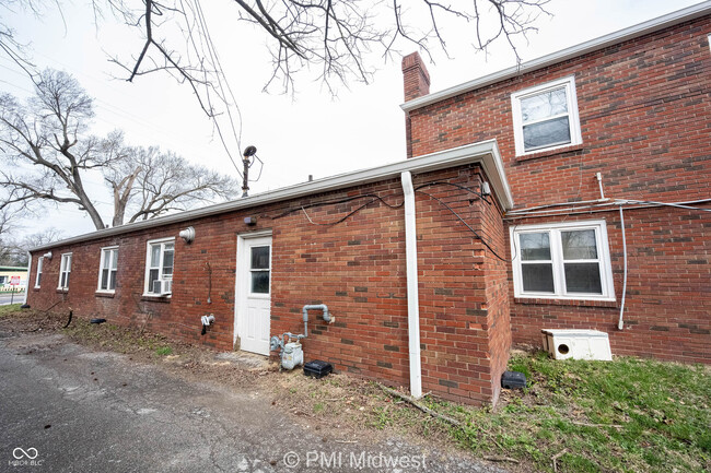 Building Photo - 3725 N Sherman Dr