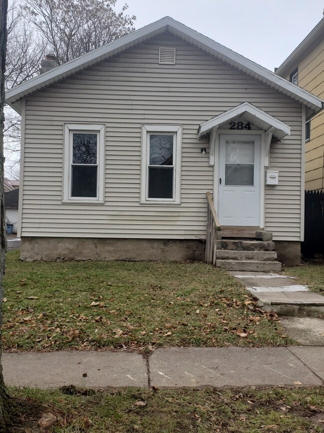 Primary Photo - 284 Magnolia St