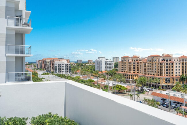 Building Photo - 155 E Boca Raton Rd
