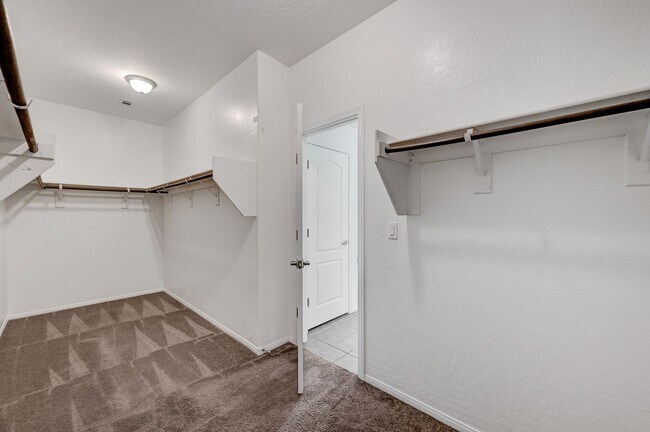 Building Photo - Lantern Gardens