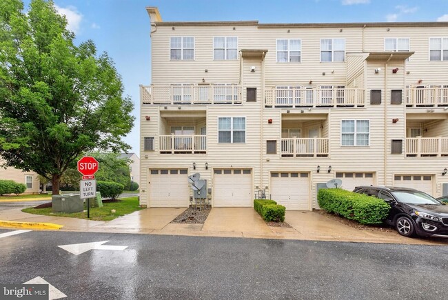 Building Photo - 1797B Wheyfield Dr
