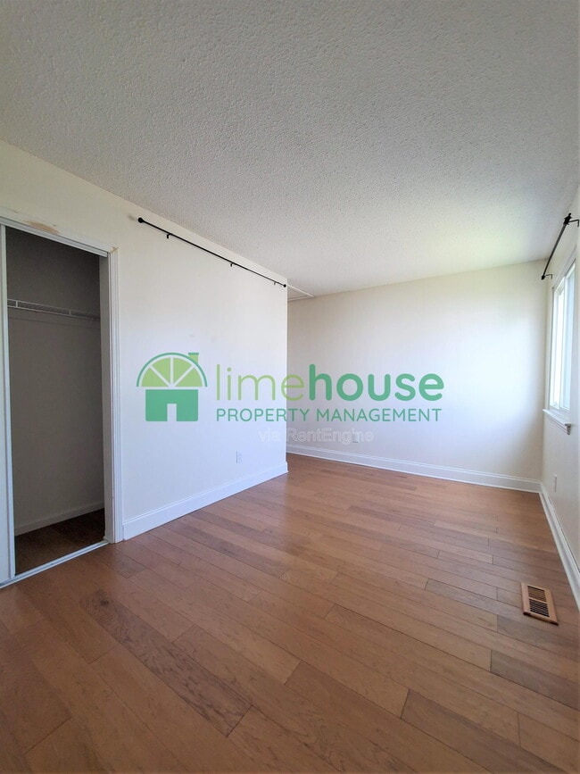 Building Photo - 5304 Lord George Dr