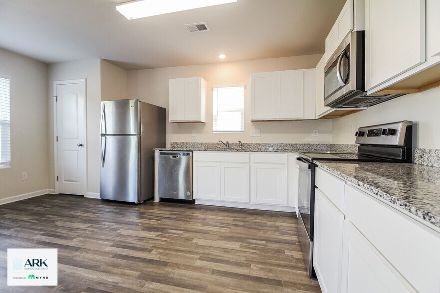 Building Photo - 17 Carters Grn Dr