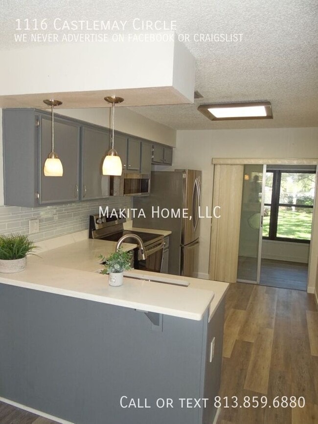 Building Photo - 1116 Castlemay Cir