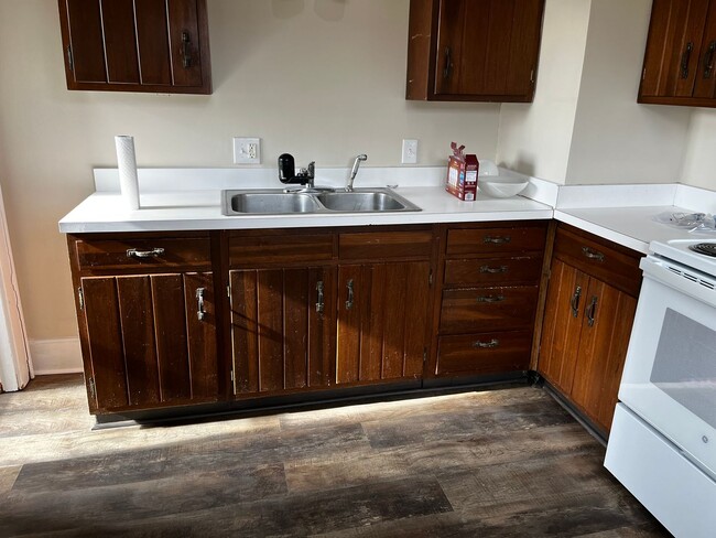 Building Photo - Available Now Don't Miss Out!