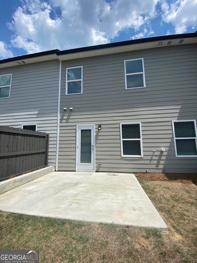 Building Photo - 1182 Westhampton Wy