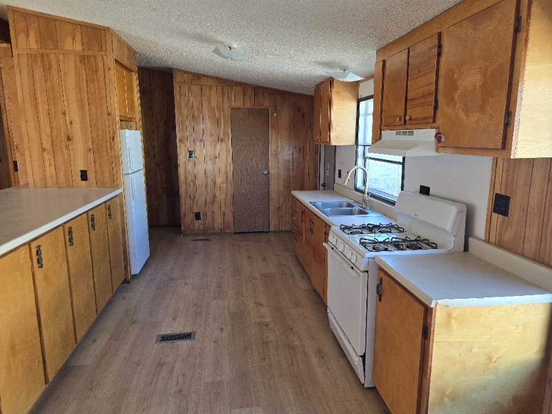 Building Photo - 324 W Blanco Blvd