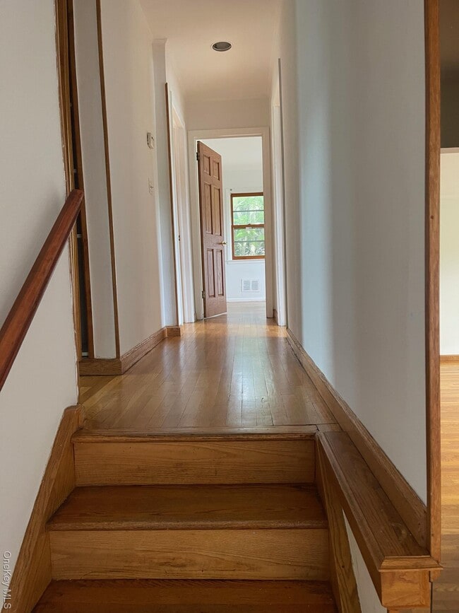 Building Photo - 66 Laron Dr