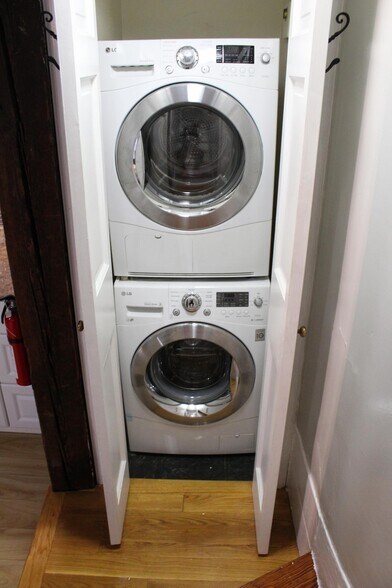 Building Photo - 1 Champney Plz