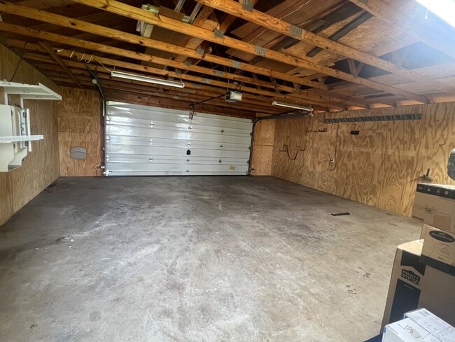 Building Photo - 822 Tuckerton Ave