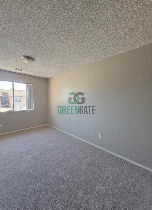 Building Photo - 495 Cherry Ln