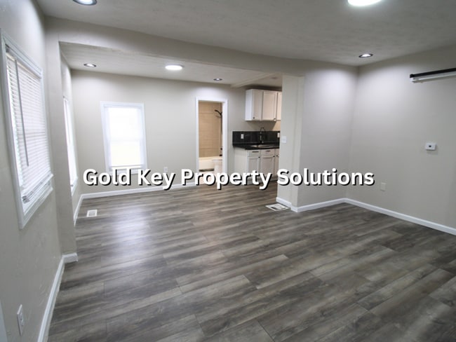 Building Photo - Updated 3 BR 1 BA House with Upgraded Appliances (SECTION 8 APPROVED)