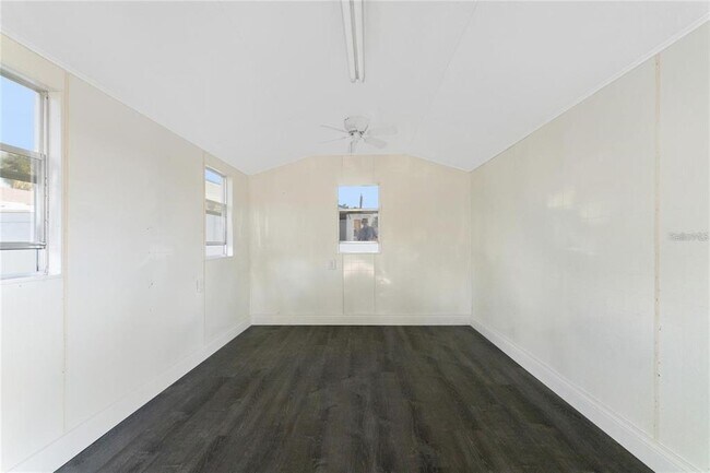 Building Photo - 11916 SW Newman Terrace