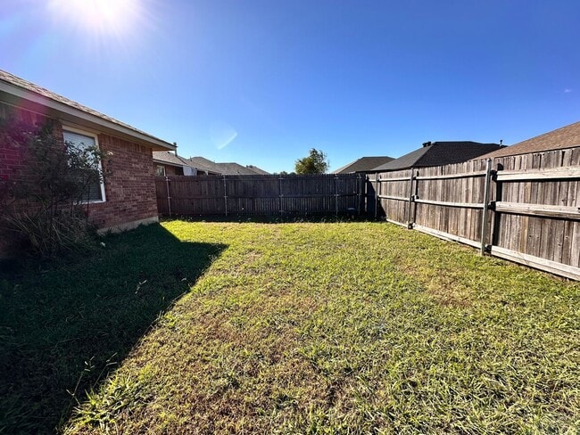 Building Photo - 3 Bedroom brick home in Del City