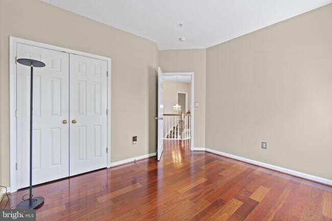 Building Photo - 1106 Pleasant Cir